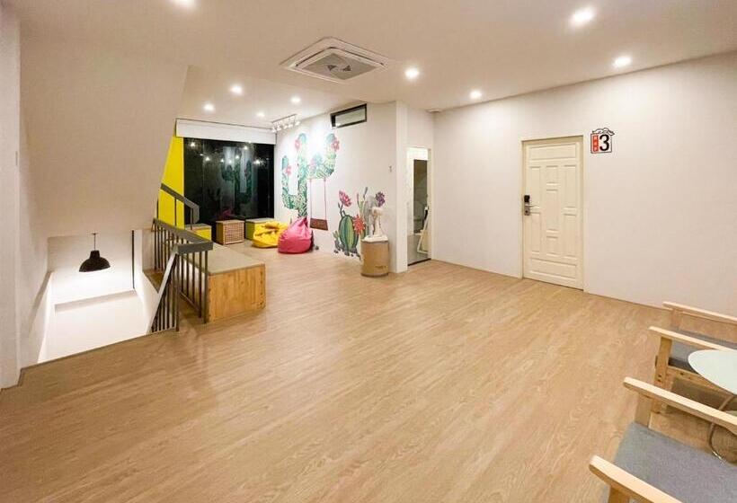 スタンダードルーム, Paknap Hostel