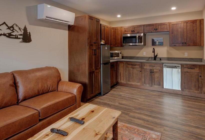 Люкс, The Lodge By Sunapee Stays
