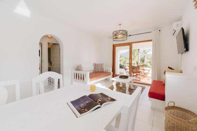 غرفة قياسية, Petunia Ibiza, A Beaumier