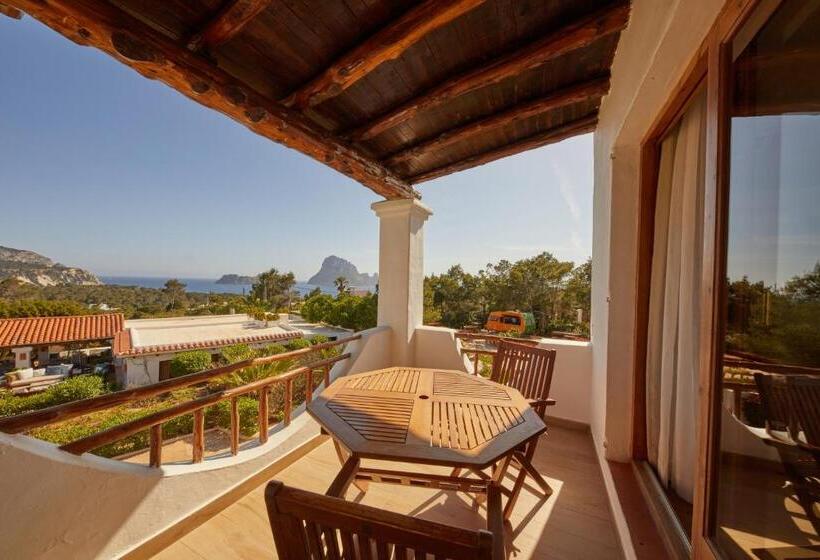 جناح مطلّ علي البحر, Petunia Ibiza, A Beaumier