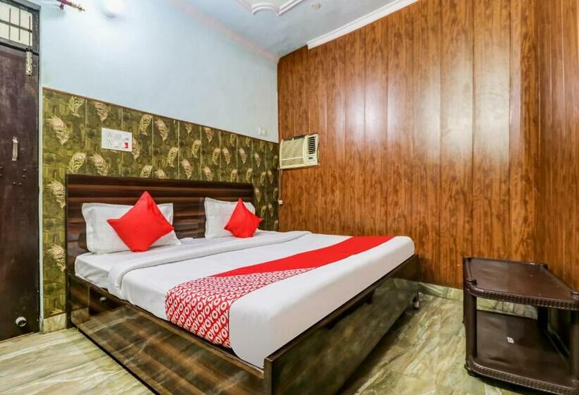 Трехместный Номер Классика, Oyo 84929 Omax Guest House