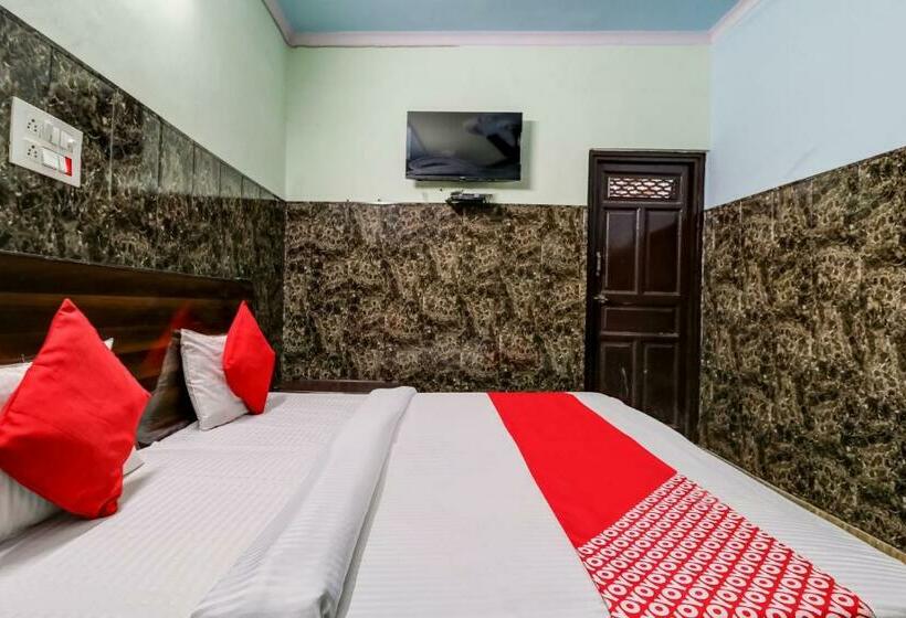 Трехместный Номер Классика, Oyo 84929 Omax Guest House