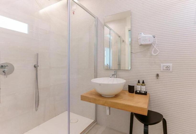 Quarto Estandar, Télos Rooms