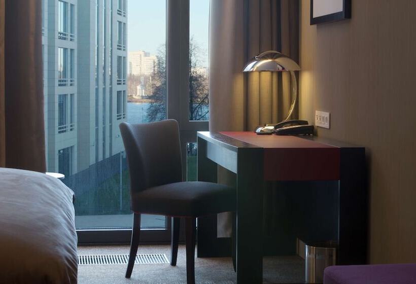Номер Стандарт Двуспальная Кровать, Doubletree By Hilton Hotel Moscow   Marina