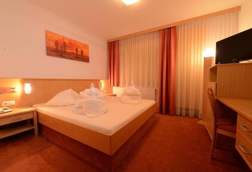 Номер Стандарт Вид на Озеро, Strandhotel Faak