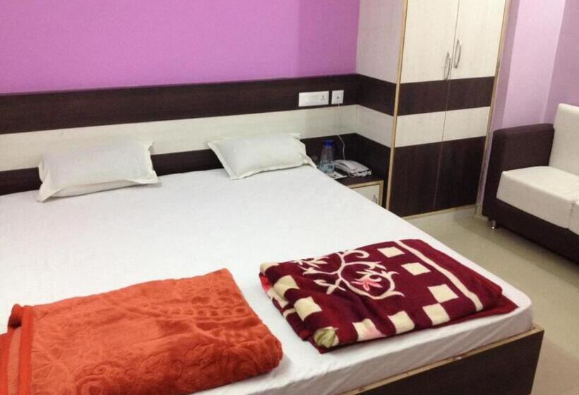 اتاق لوکس, Viraat Inn