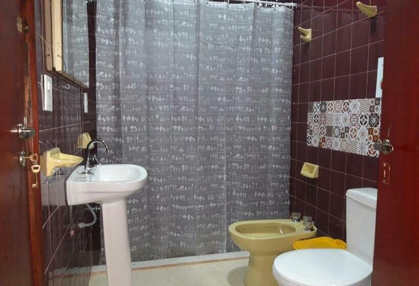 Номер Стандарт, Steve S House