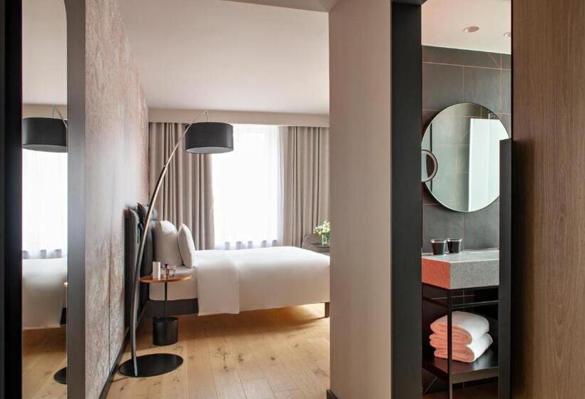 Номер Deluxe, Leonor The Place To Live