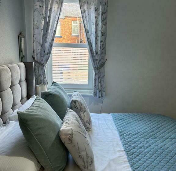 Стандартный Номер Кровать Кинг, Rooms At 153 Only