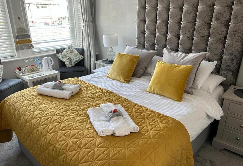 Family Suite, Rooms At 153 Only