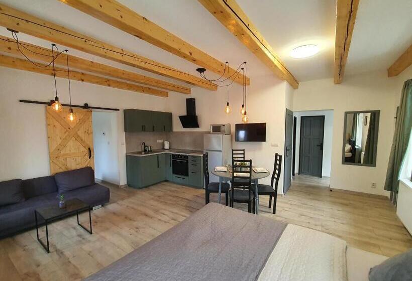 스위트, Apartmány černý Kohout