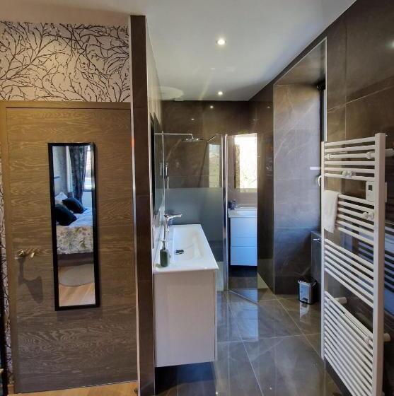 4인용 수피리어 룸, Le Mas Rolland   Piscine & Spa   Millau Gorges Du Tarn