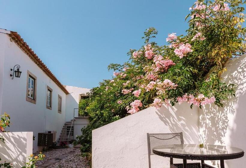 Номер Стандарт, Casa António Moreira
