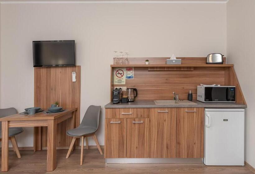 Апартаменты 1 Спальня Нижний Этаж, Hídfő Apartman Nyugalom Szigetei