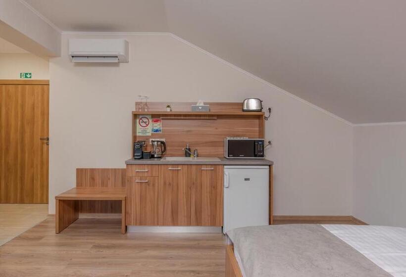 Апартаменты 1 Спальня с Балконом, Hídfő Apartman Nyugalom Szigetei
