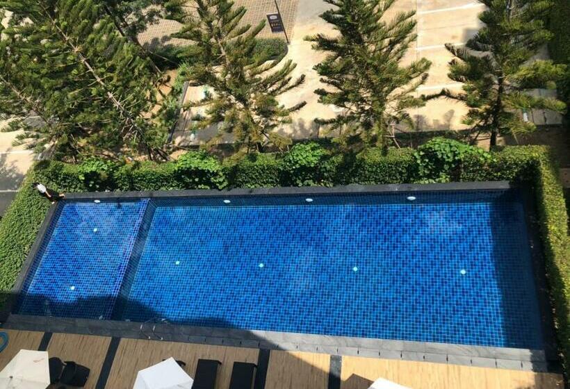 Семейный Номер Вид на Горы, Courtyard Khaoyai