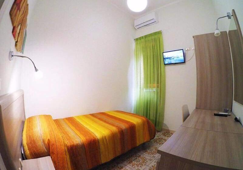 اتاق استاندارد یک نفره, Villa Merina