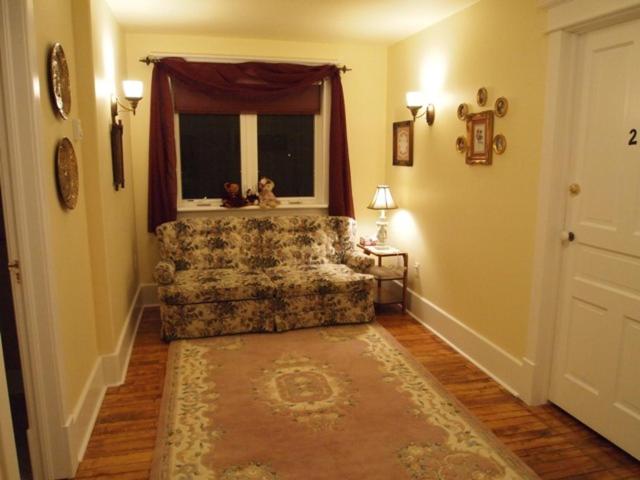 标准三人间, Lionheart Guest House