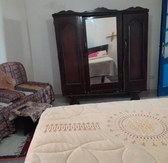سوییت خانوادگی, Rural Guest House فندق البيت الريفي