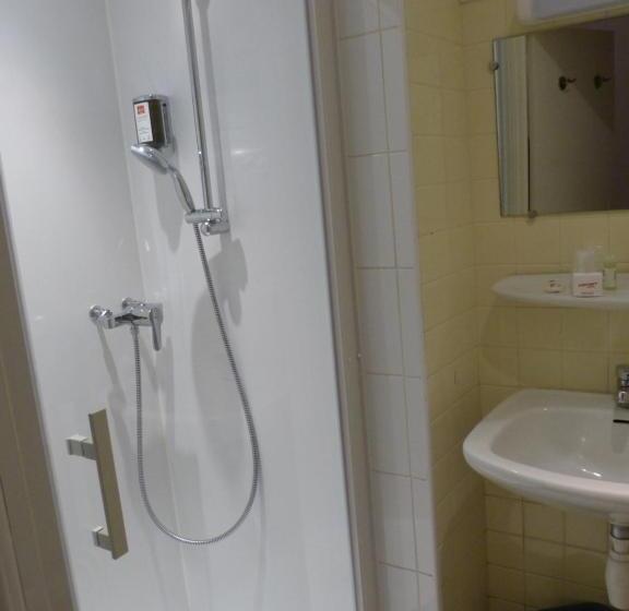Номер Стандарт, Hôtel Terminus