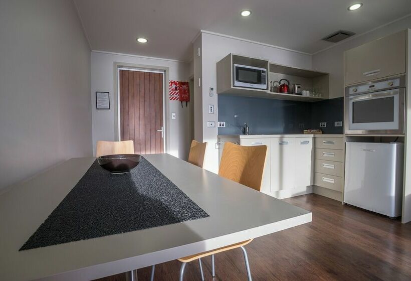 Апартаменты Deluxe 2 Спальни, Te Anau Lakeview Holiday Park & Motels