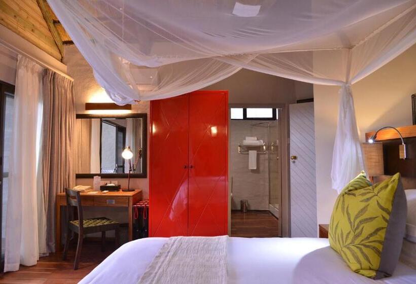 سوئیت 2 خوابه, Victoria Falls Safari Suites