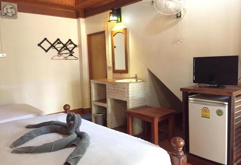 클래식 4인 룸, Big Fish Resort Koh Tao
