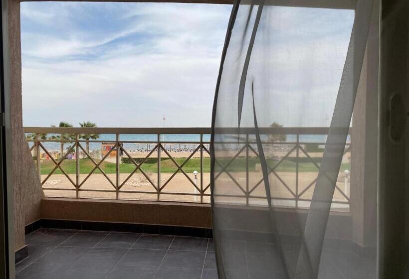 کلبه ییلاقی سوپریور یک خوابه, Porto South Beach Royal Sea View Families صف اول بحر مباشر