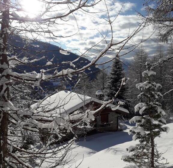 Четырехместный Номер Стандарт, Rifugio Al Lago Del Mortirolo In Inverno Raggiungibile Solo A Piedi