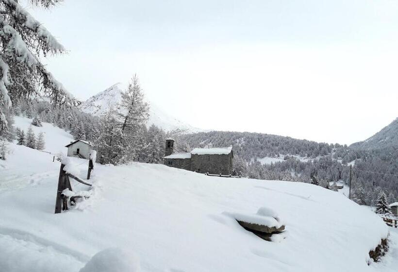 Семейный Номер, Rifugio Al Lago Del Mortirolo In Inverno Raggiungibile Solo A Piedi