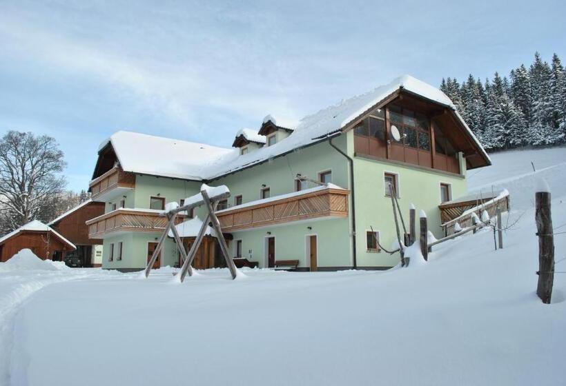 اتاق استاندارد چهارنفره با بالکن, Tourist Farm Kladje