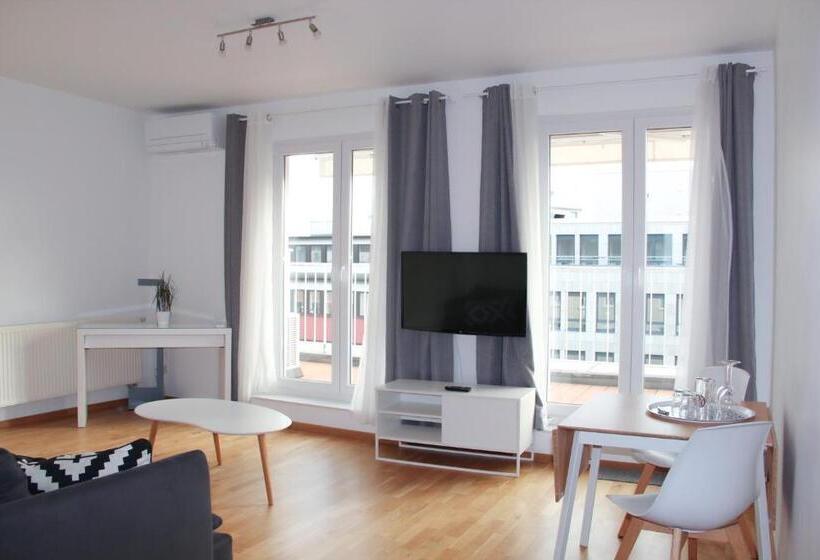 1 Bedroom Penthouse Apartment, Victoria Apartments