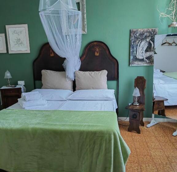 اتاق استاندارد, B&b Lamagia Di Corte Moronati