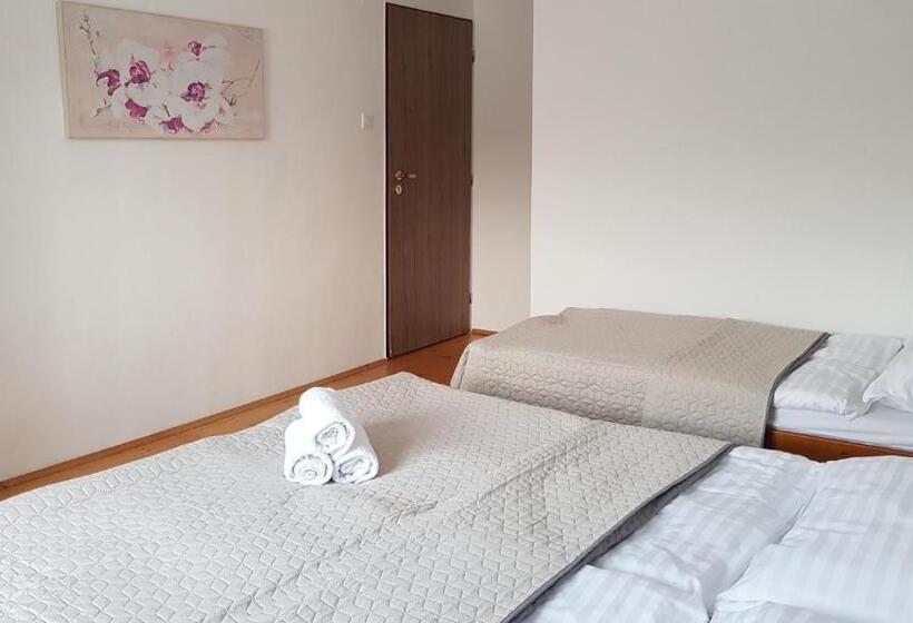 Апартаменты 1 Спальня с Видом, Apartmány 105