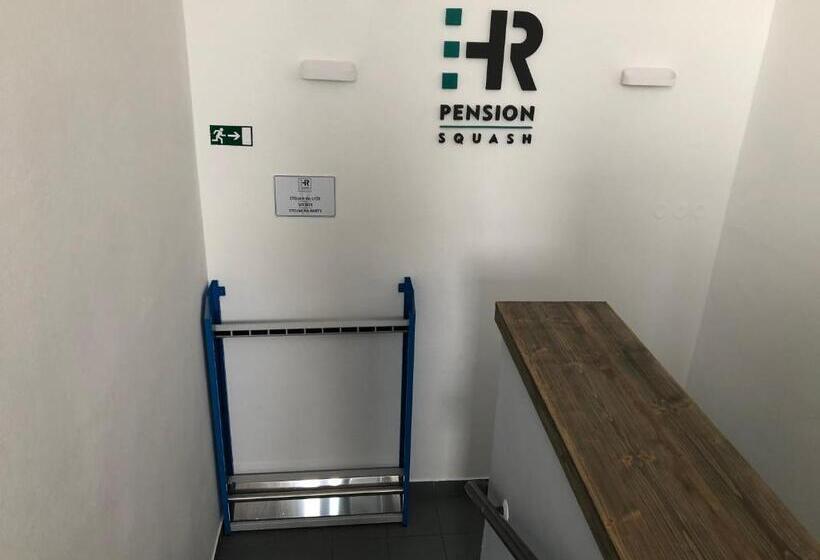 标准工作室, Penzión Squash