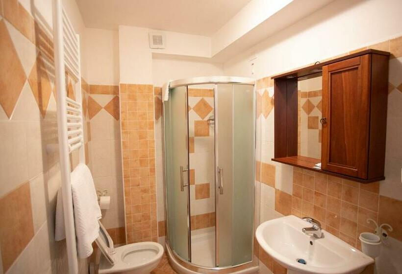 اتاق استاندارد سه نفره, Albergo Ad Astra