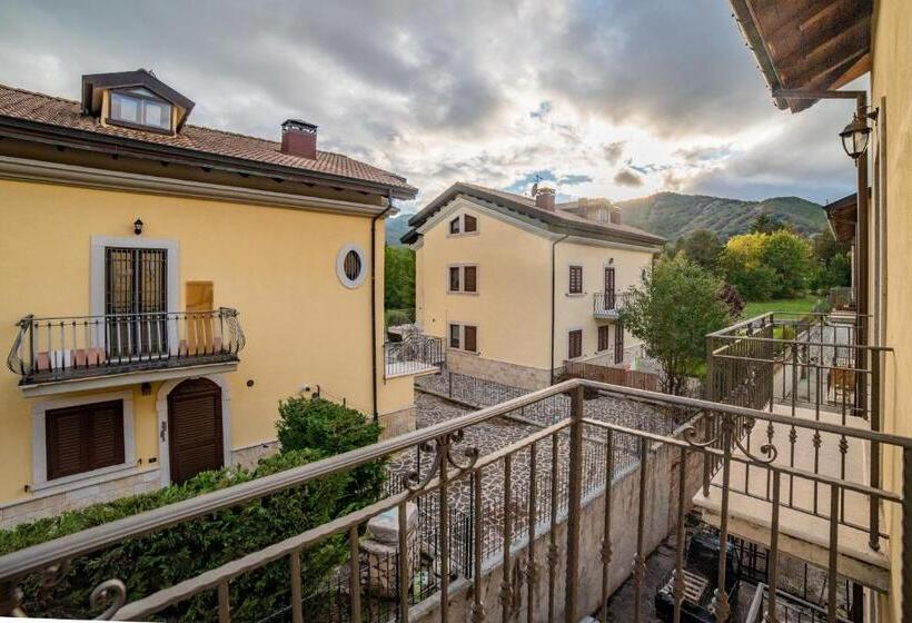 اتاق استاندارد سه نفره, Albergo Ad Astra