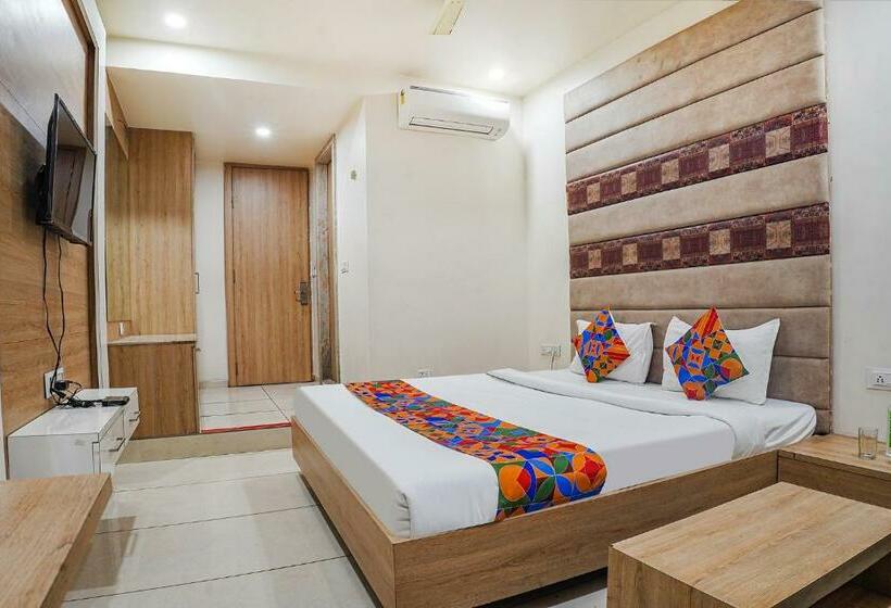 Номер Deluxe, Fabhotel Om Palace