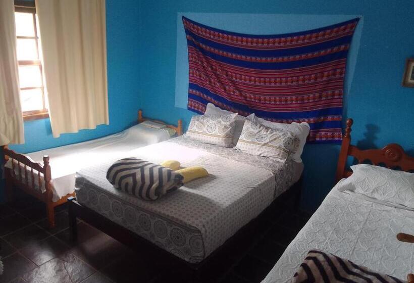 Номер Стандарт Четырехместный Совместный Санузел, Hostel Yellow House Mg