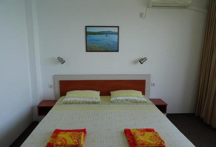 اتاق سوپریور با چشم‌انداز دریا, Dobrevi Guest House