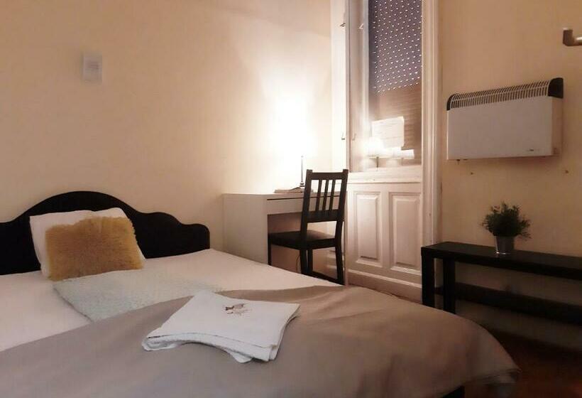バスルーム共有のシングルスタンダード, Wesselényi Rooms Near Gozsdu Udvar