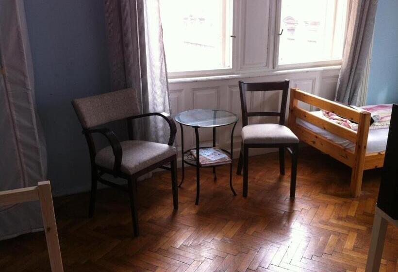 浴室共有スタンダード４人用ルーム, Wesselényi Rooms Near Gozsdu Udvar