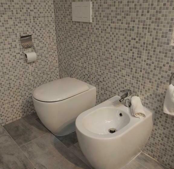 Quarto Quádruplo Deluxe, Modular King Suite   Intera Suite 9 Posti Letto O Singole Camere Da 2 E 4 Posti Letto