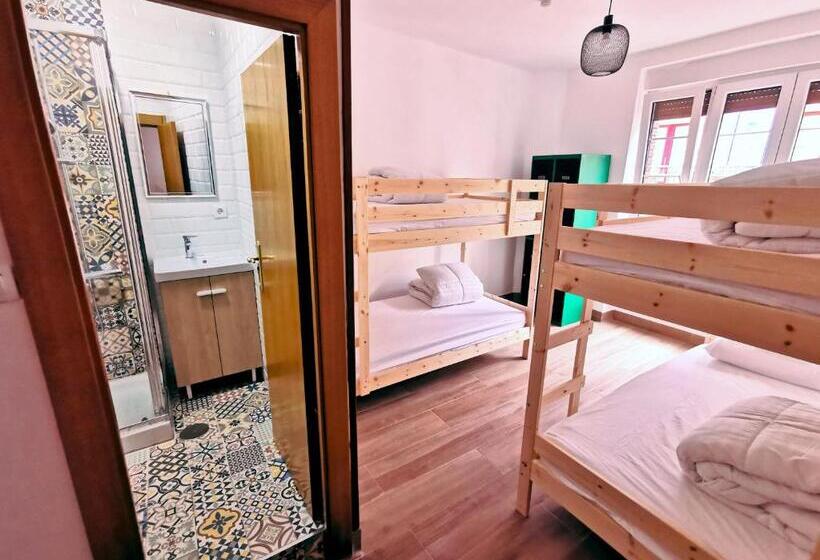 4인용 스탠다드 룸, Green Hostel Oviedo