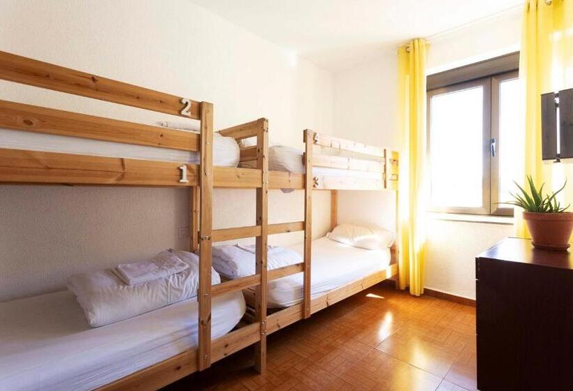 4인용 스탠다드 룸, Green Hostel Oviedo