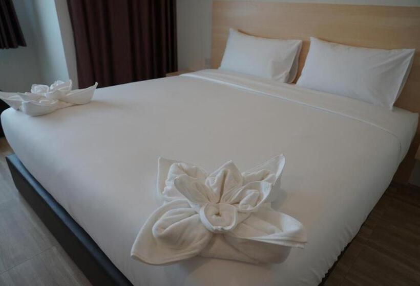 带大床的标准间, The Charlotte Smart Hotel Lopburi