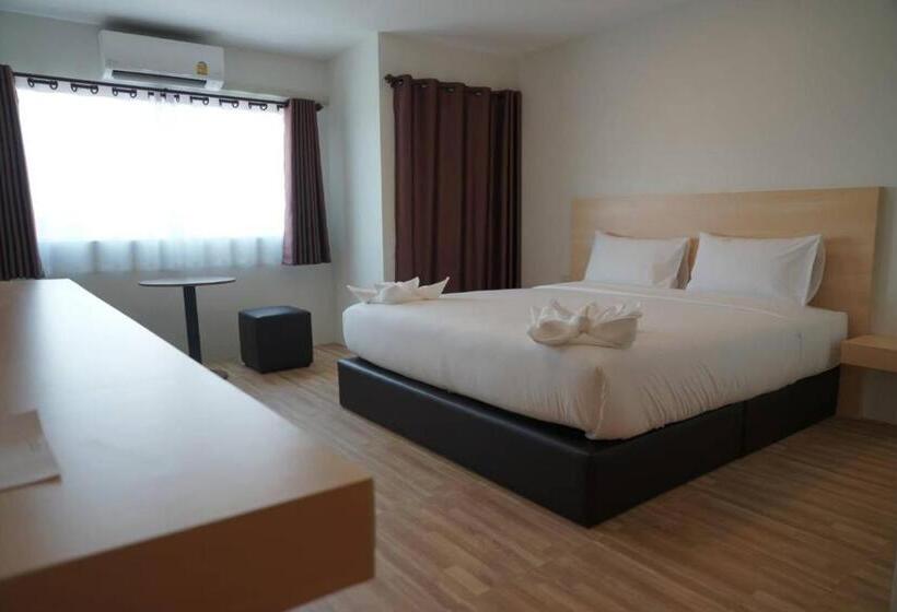 带大床的标准间, The Charlotte Smart Hotel Lopburi
