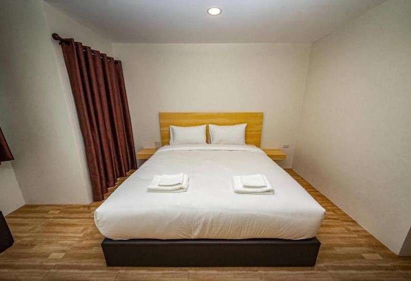 带大床的标准间, The Charlotte Smart Hotel Lopburi
