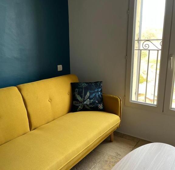 Люкс Кровать Кинг, Maison D Hôtes Bastide St Victor à 2,5 Kilomètres De Lourmarin