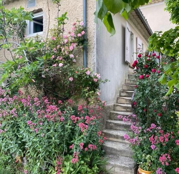 Студия Стандарт, Maison D Hôtes Bastide St Victor à 2,5 Kilomètres De Lourmarin